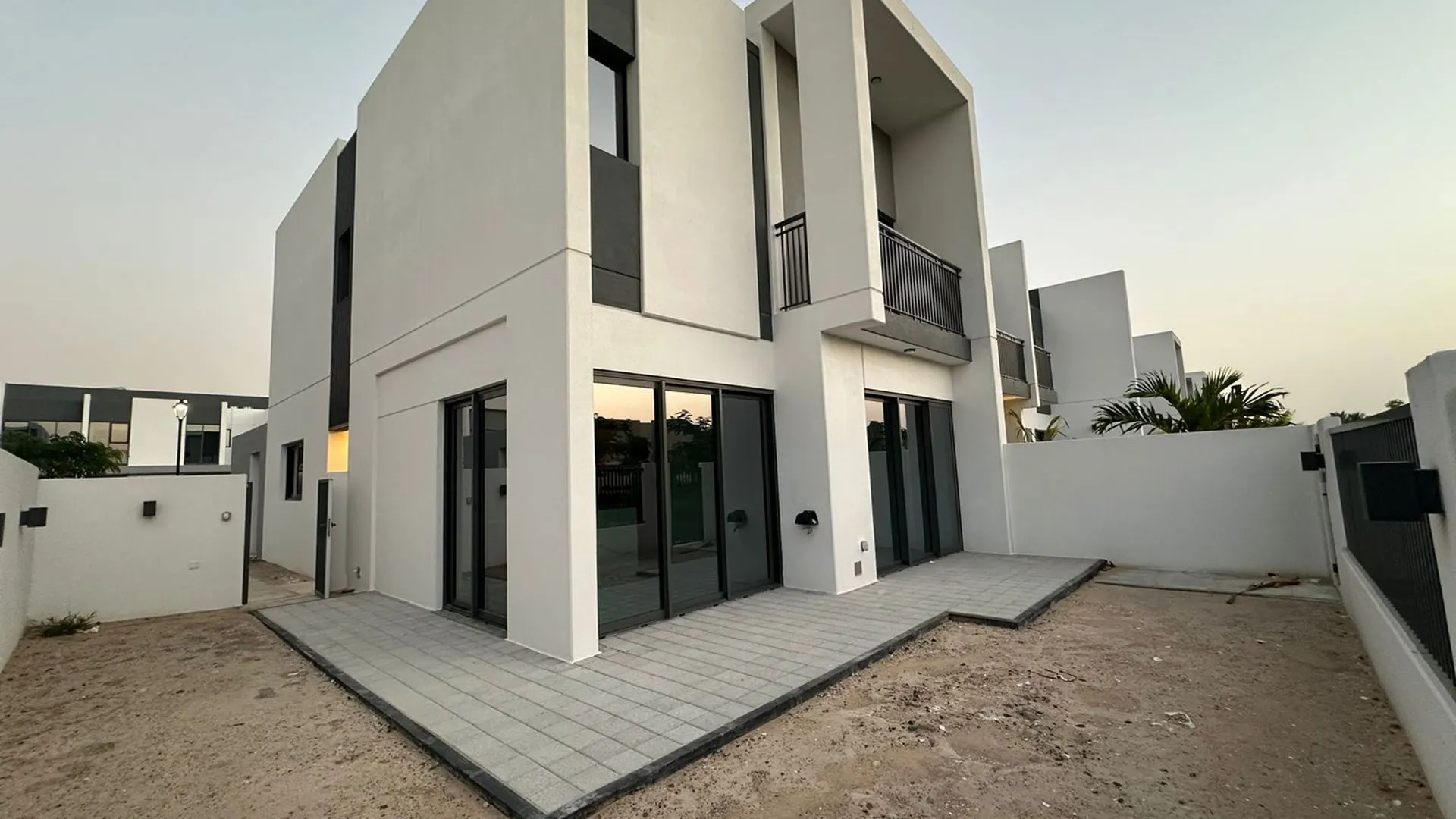 Edge-Realty-1 Bedroom Apartment for sale in Binghatti Corner